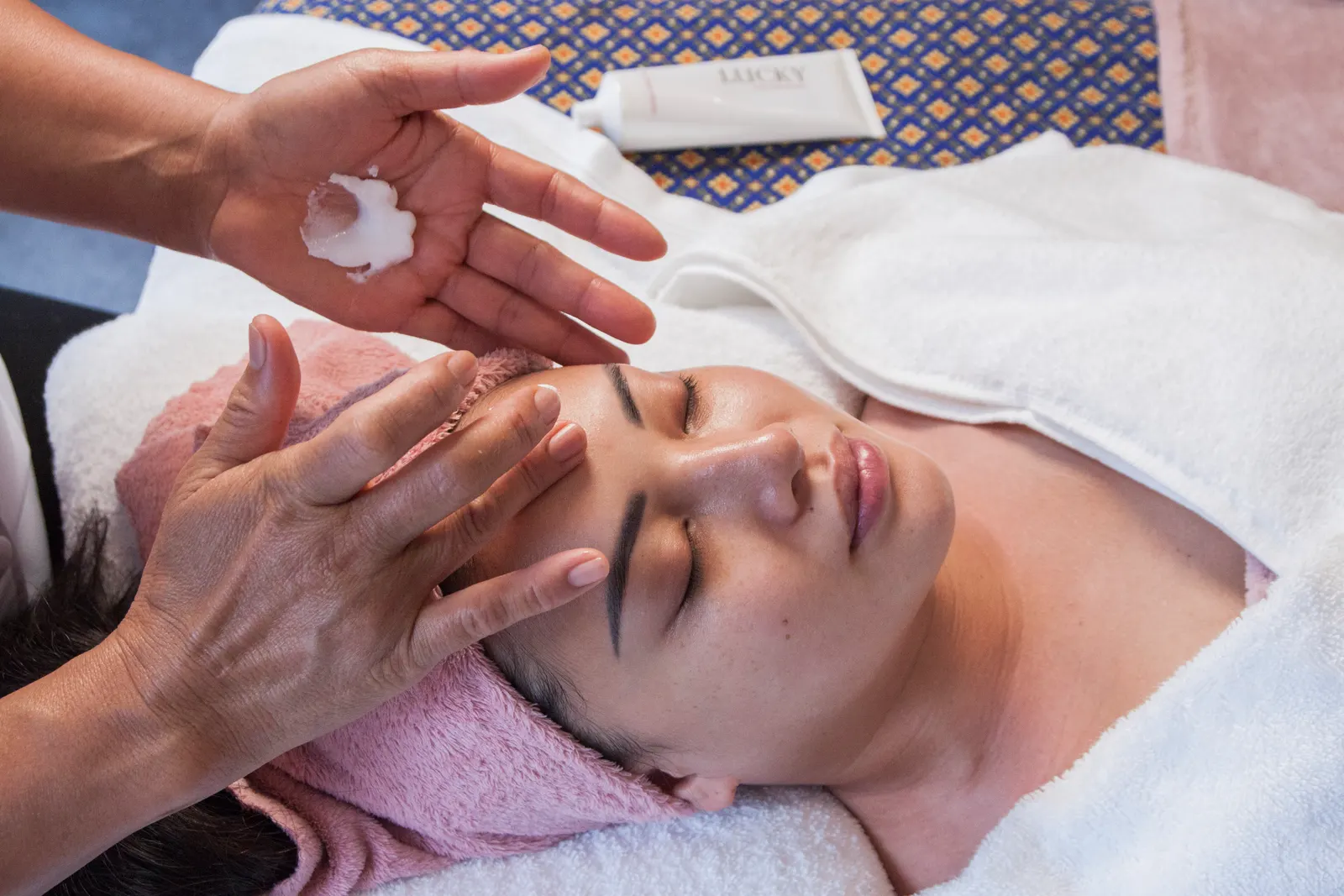 Ontspannende gezichtsmassage