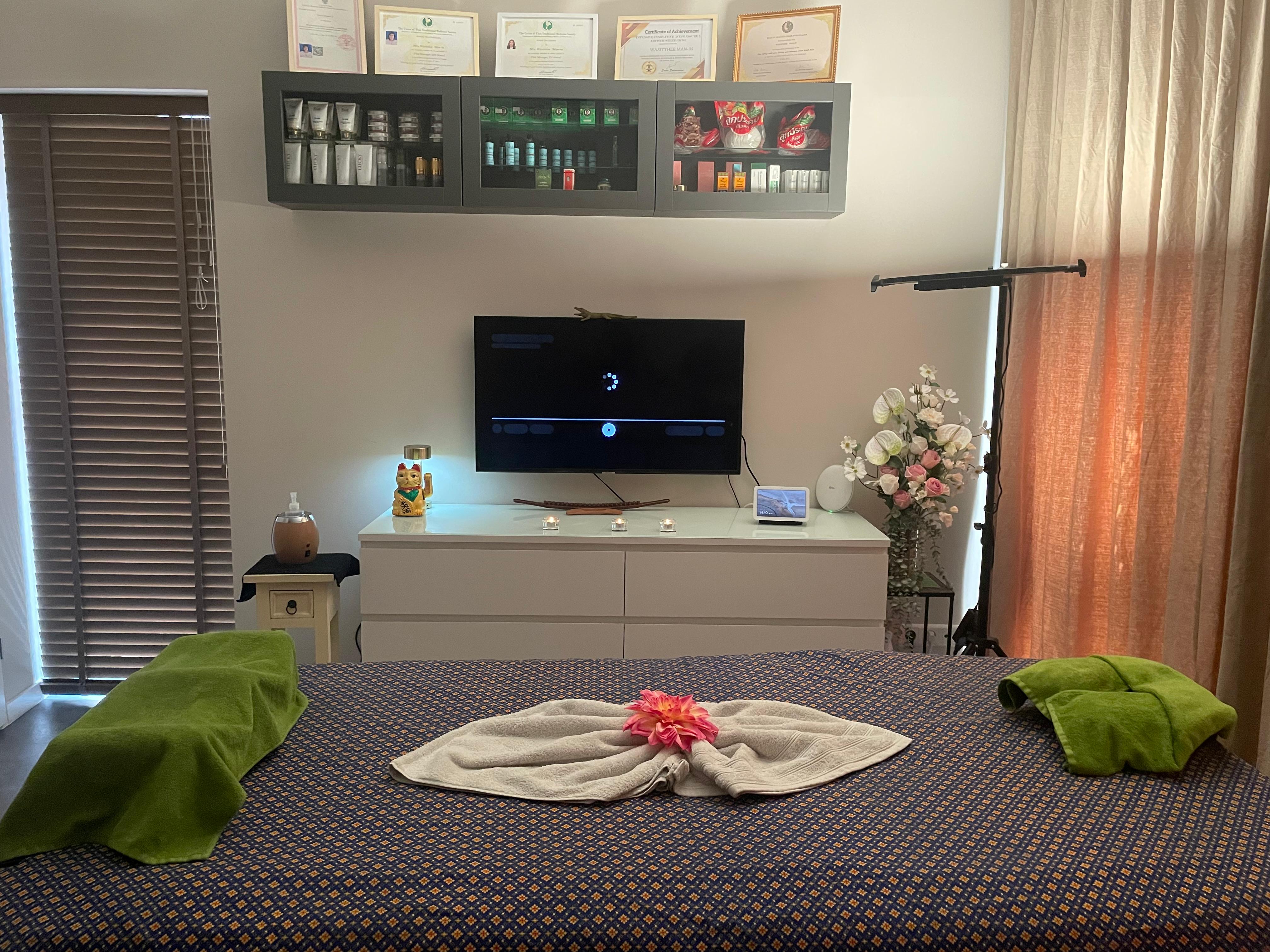 Rustige spa-sfeer met kaarsen in Sunshine Massage Salon Veghel